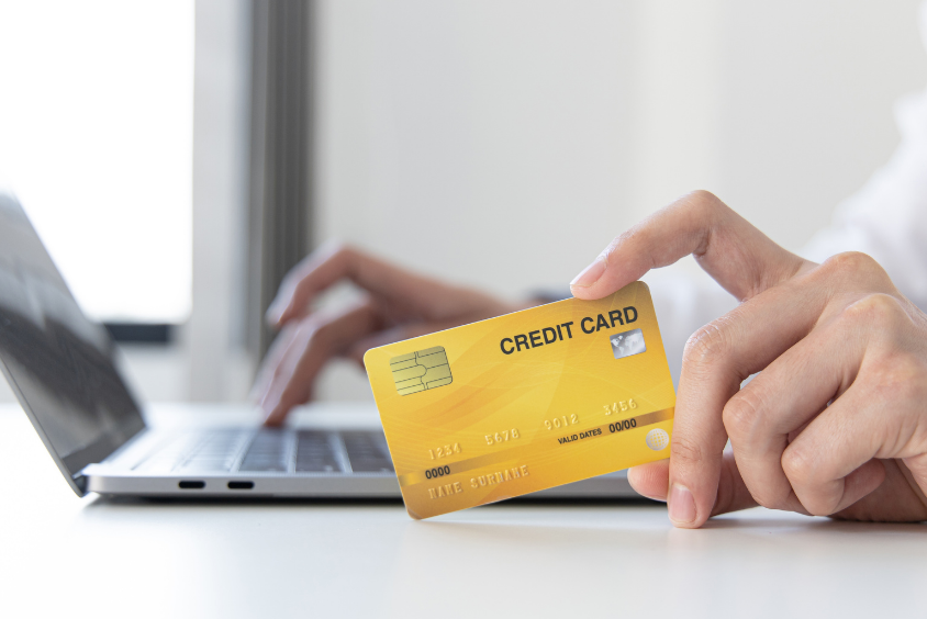 What Happens If a Credit Card Payment is Missed-Featured