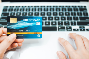 Warning Signs That You Are Using Your Credit Card Incorrectly