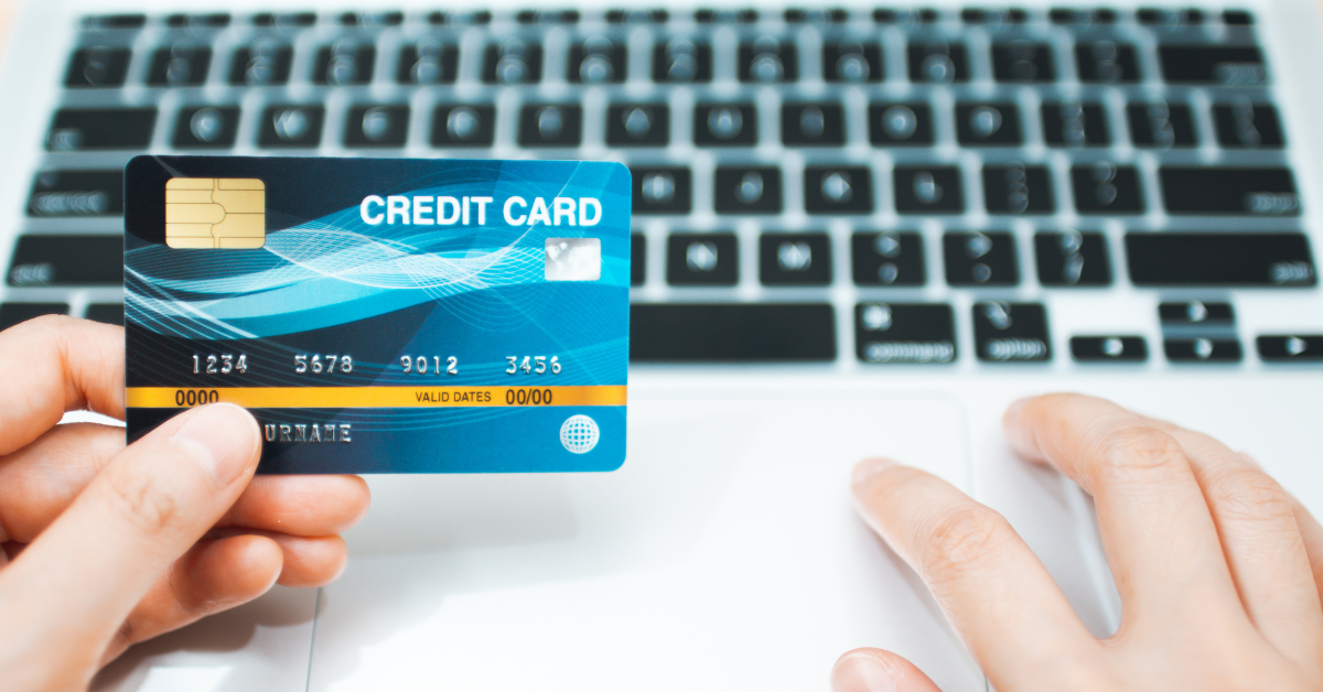 Warning Signs That You Are Using Your Credit Card Incorrectly Post