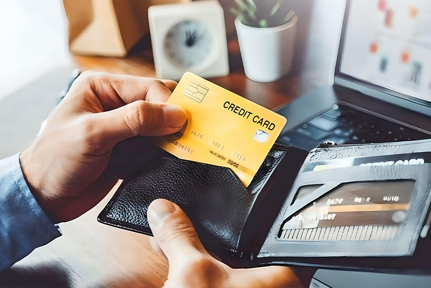 Reasons Why a modern wallet needs a credit card Blog- Feature