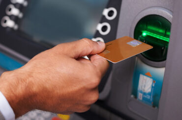 Do’s And Don’ts While Withdrawing Cash Through A Credit Card