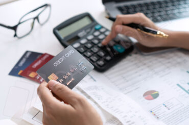 How To Manage Your Credit Card Bills Effectively?